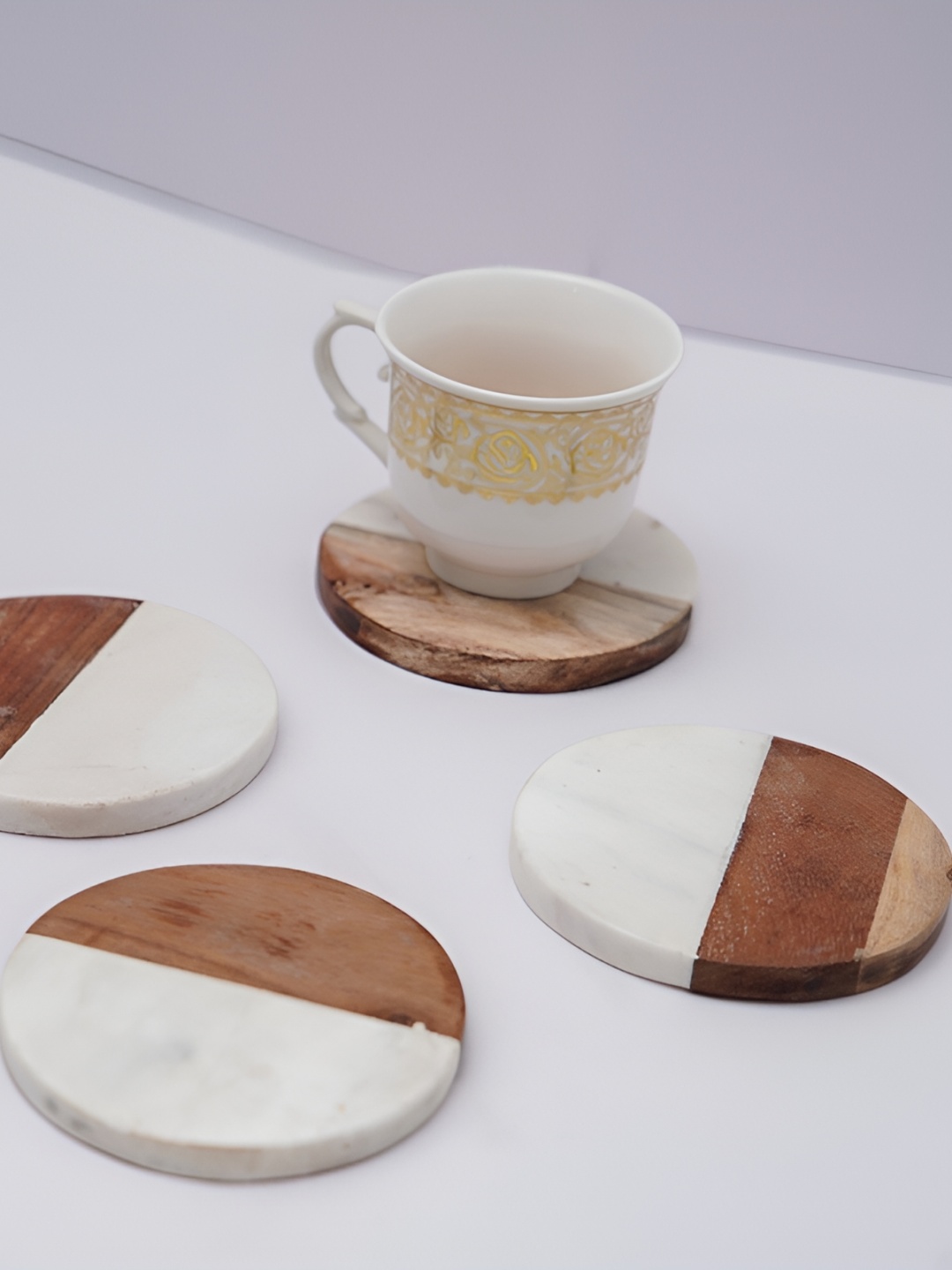 

HOMEARTE White 4 Pieces Wood Marble Coasters
