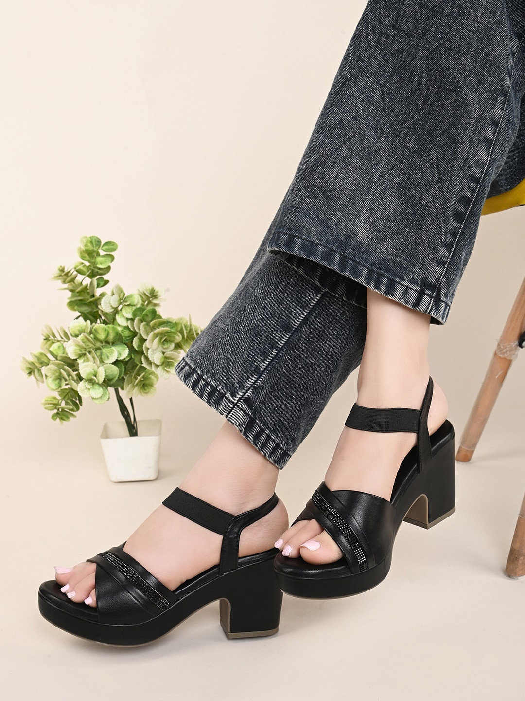 

XE Looks Textured Open Toe Block Heels, Black