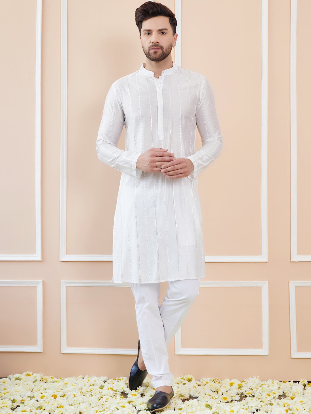 

See Designs Geometric Embroidered Sequinned Chanderi Silk Straight Kurta With Pyjamas, Off white