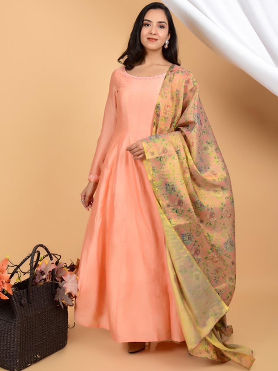 

HANDME Women Regular Chanderi Silk Kurta with Trousers & With Dupatta, Peach