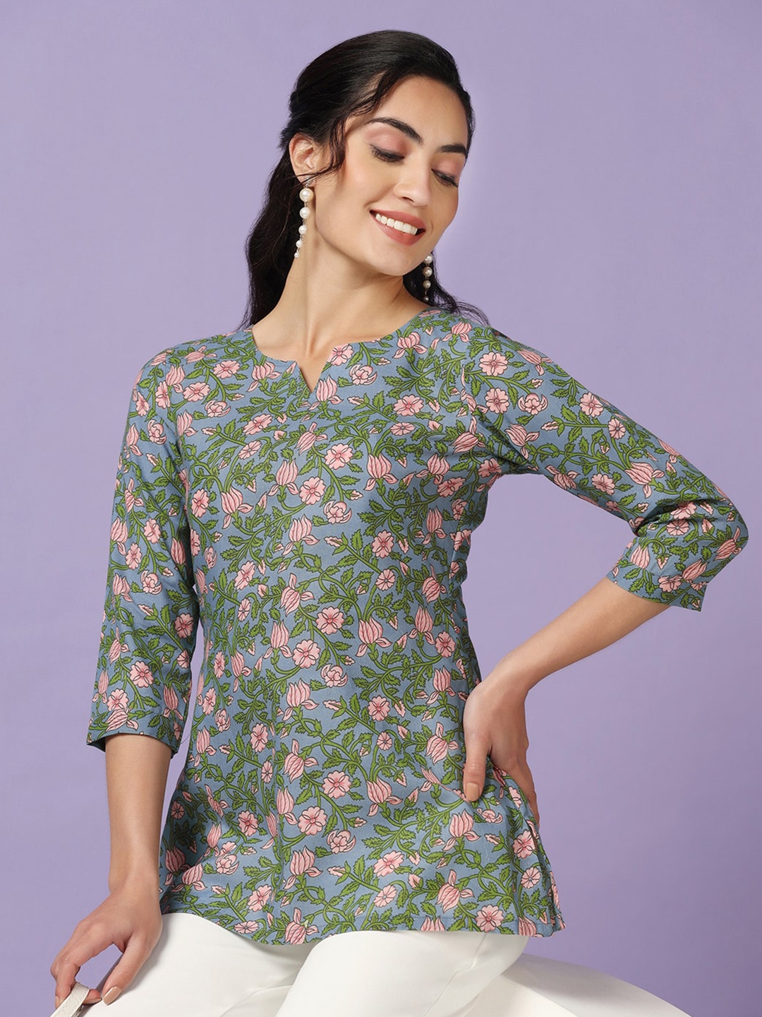 

FASHION DREAM Floral Print V-Neck Three-Quarter Sleeves Cotton Top, Blue
