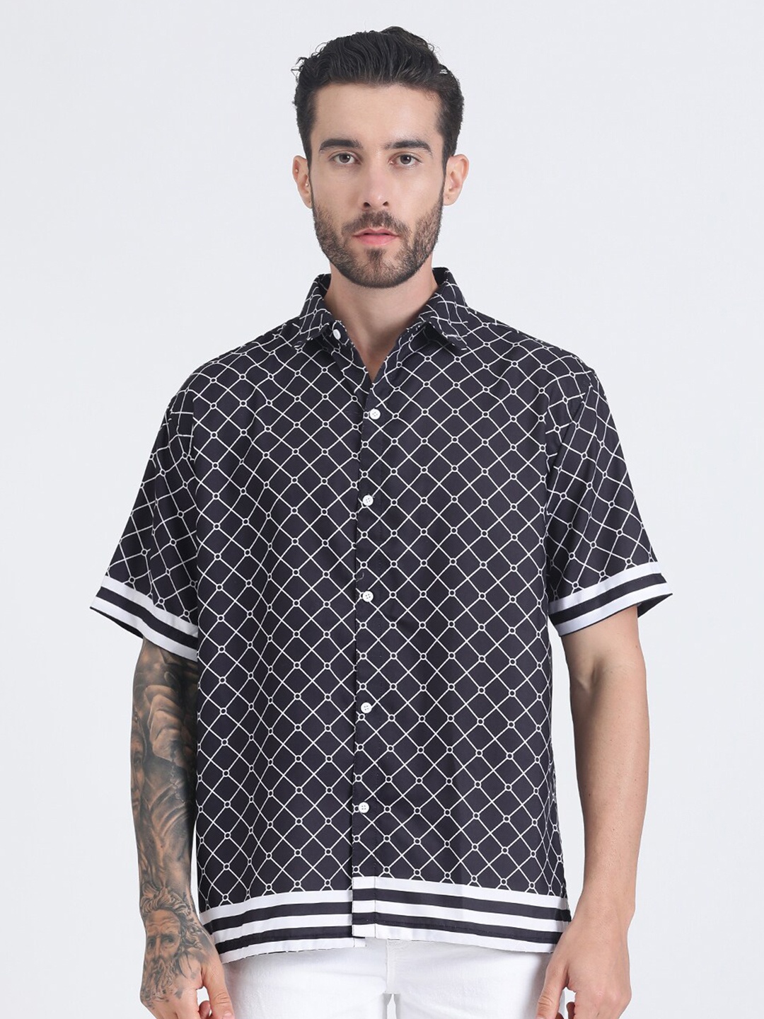 

HEMSTERS Geometric Printed Comfort Relaxed Fit Cotton Opaque Casual Shirt, Black