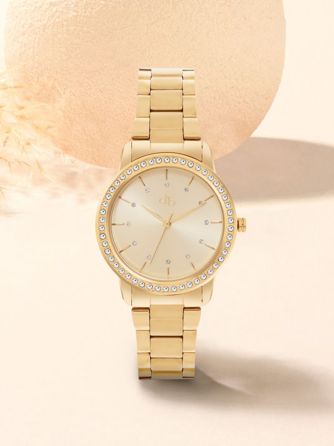 

DressBerry Women Gold Toned Embellished Dial Analogue Watch DB24-9A