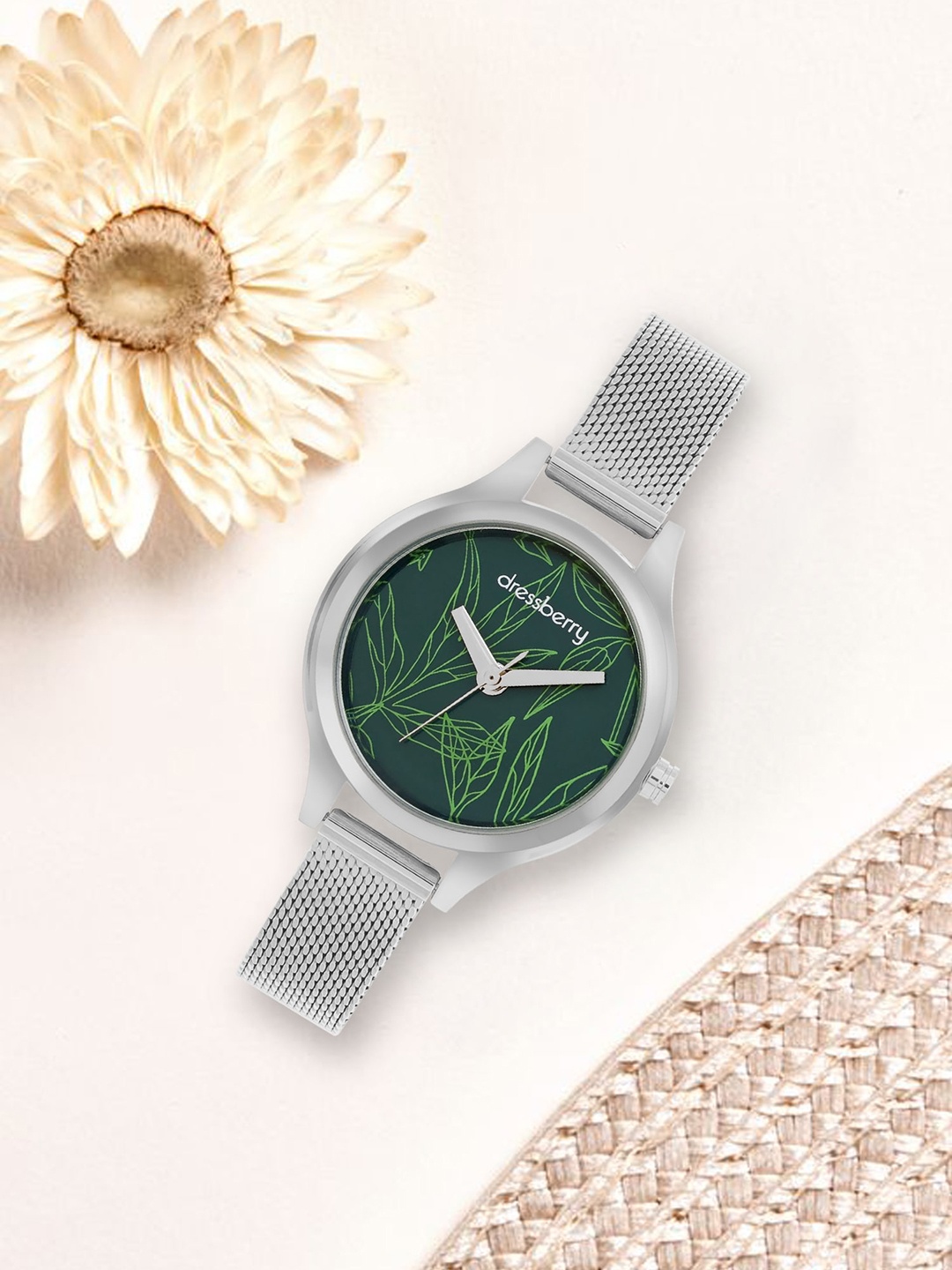 

DressBerry Women Green Printed Dial & Bracelet Style Straps Analogue Watch DB_SS23_7G