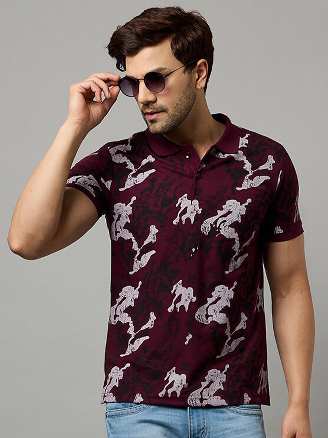 

Zigo Abstract Printed Polo Collar Casual T-shirt, Maroon