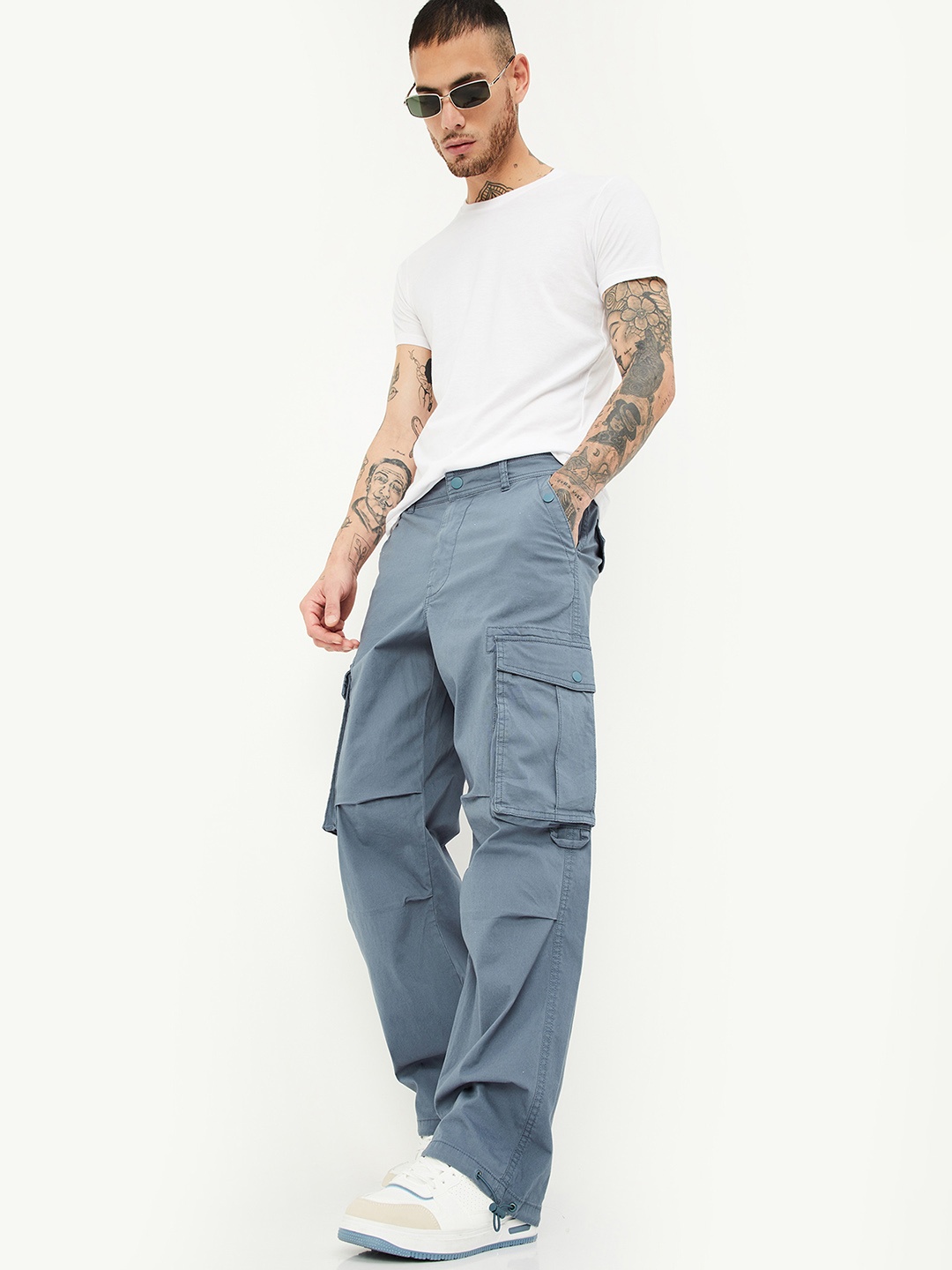 

max Men Regular Fit Mid-Rise Cotton Cargos Trousers, Blue