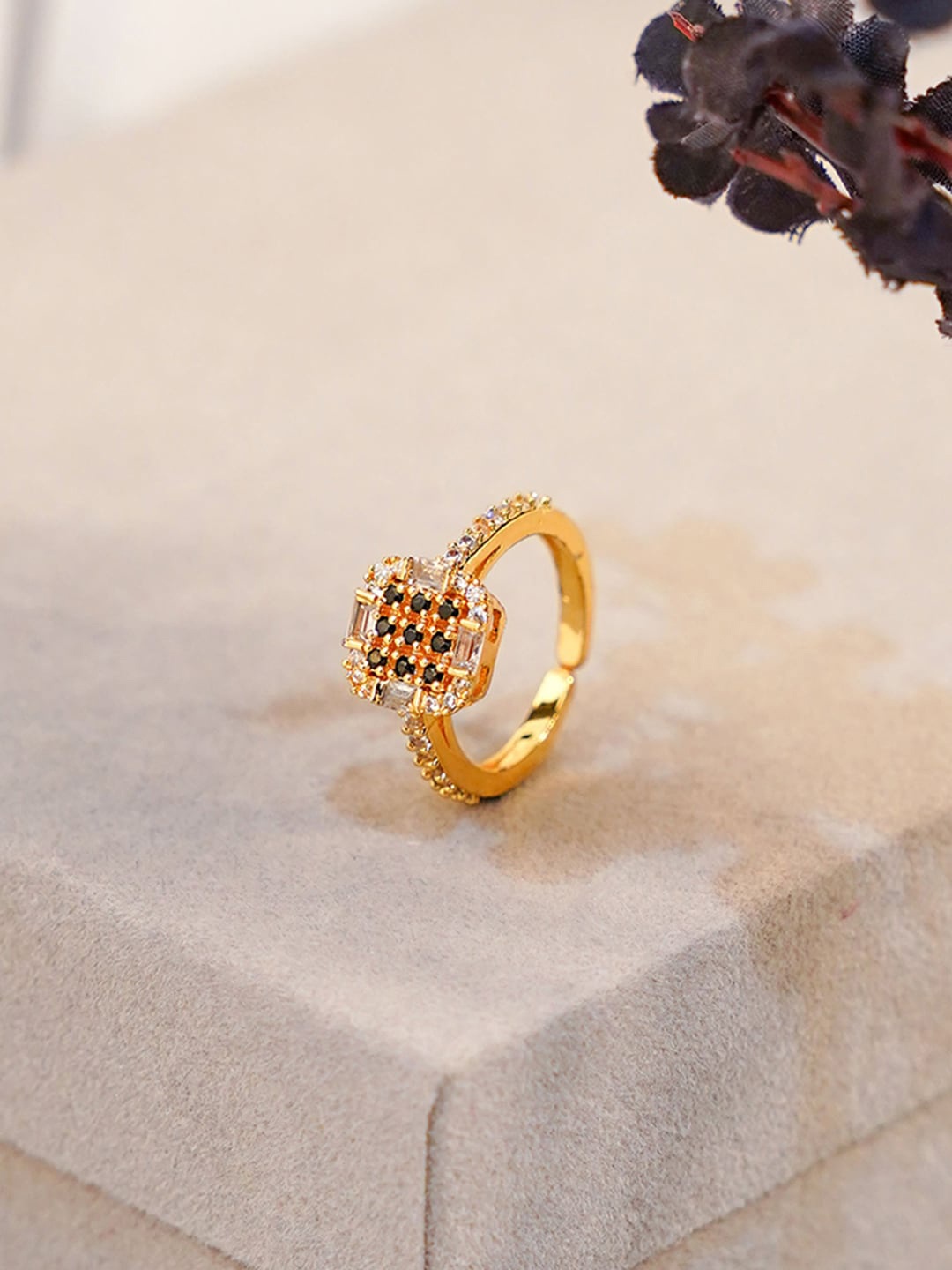 

SWASHAA Gold-Plated Artificial Stones-Studded Square-Design Finger Ring