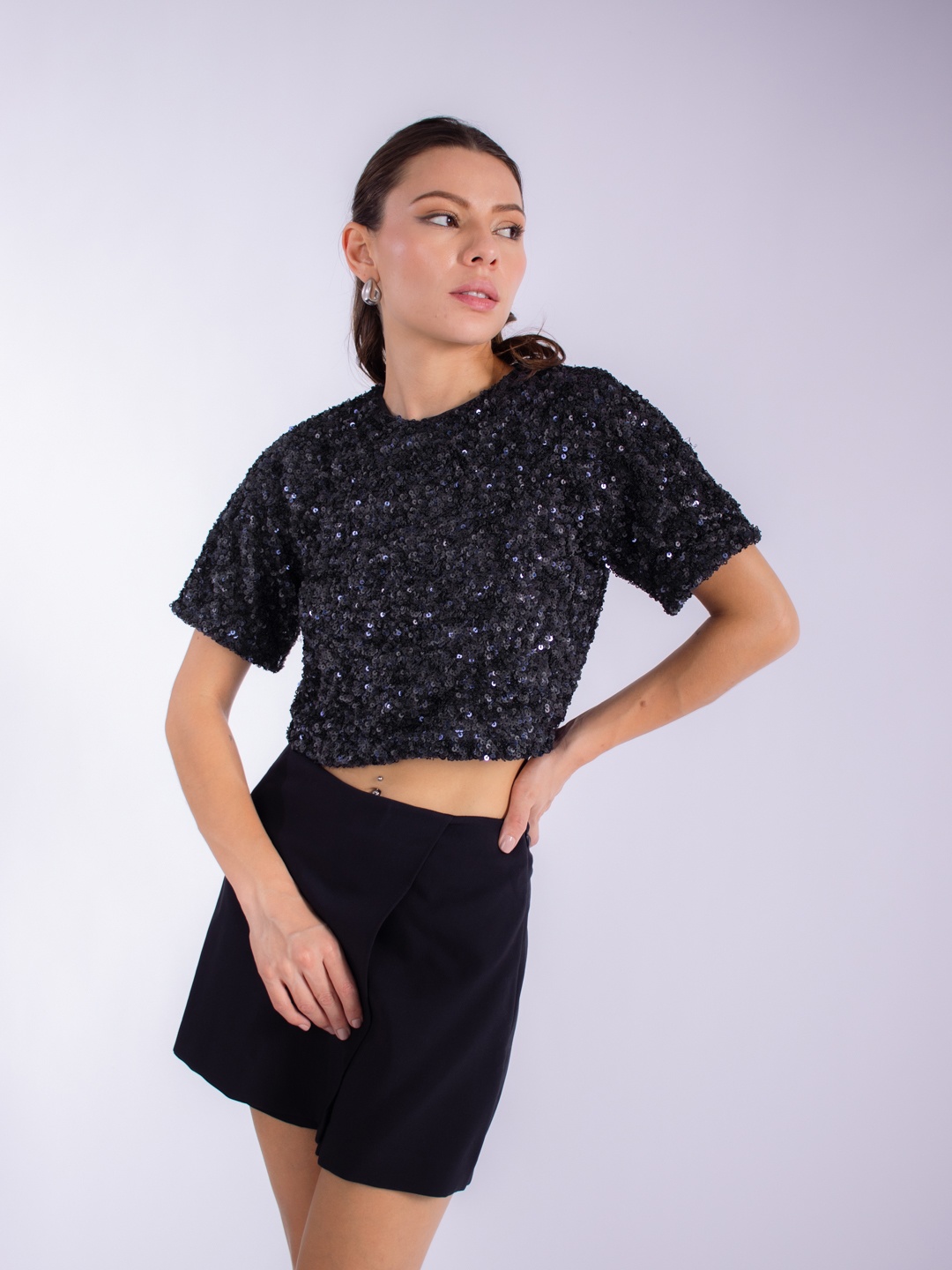 

Stylecast X Hersheinbox Sequined Bow Detail Back Crop Top, Black