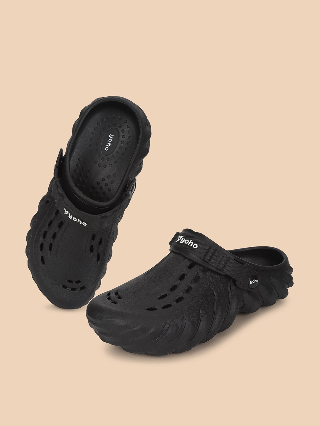 Yoho Men Wavy Clogs, Black