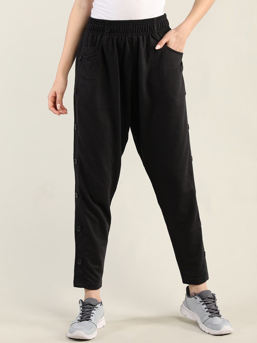 

The Roadster Lifestyle Co. Women Mid Rise Sports Track Pant, Black