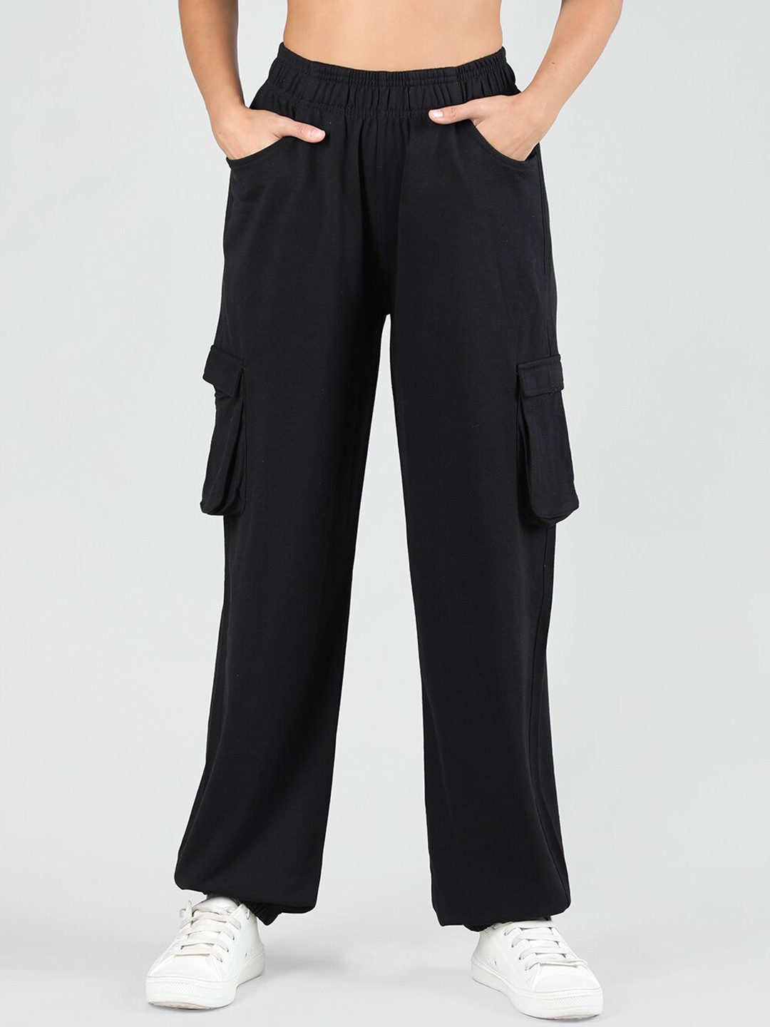 

The Roadster Lifestyle Co. Women Mid Rise Cargo Jogger, Black