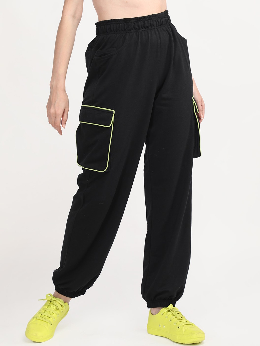

The Roadster Lifestyle Co. Women Mid-Rise Sports Cargo Jogger, Black