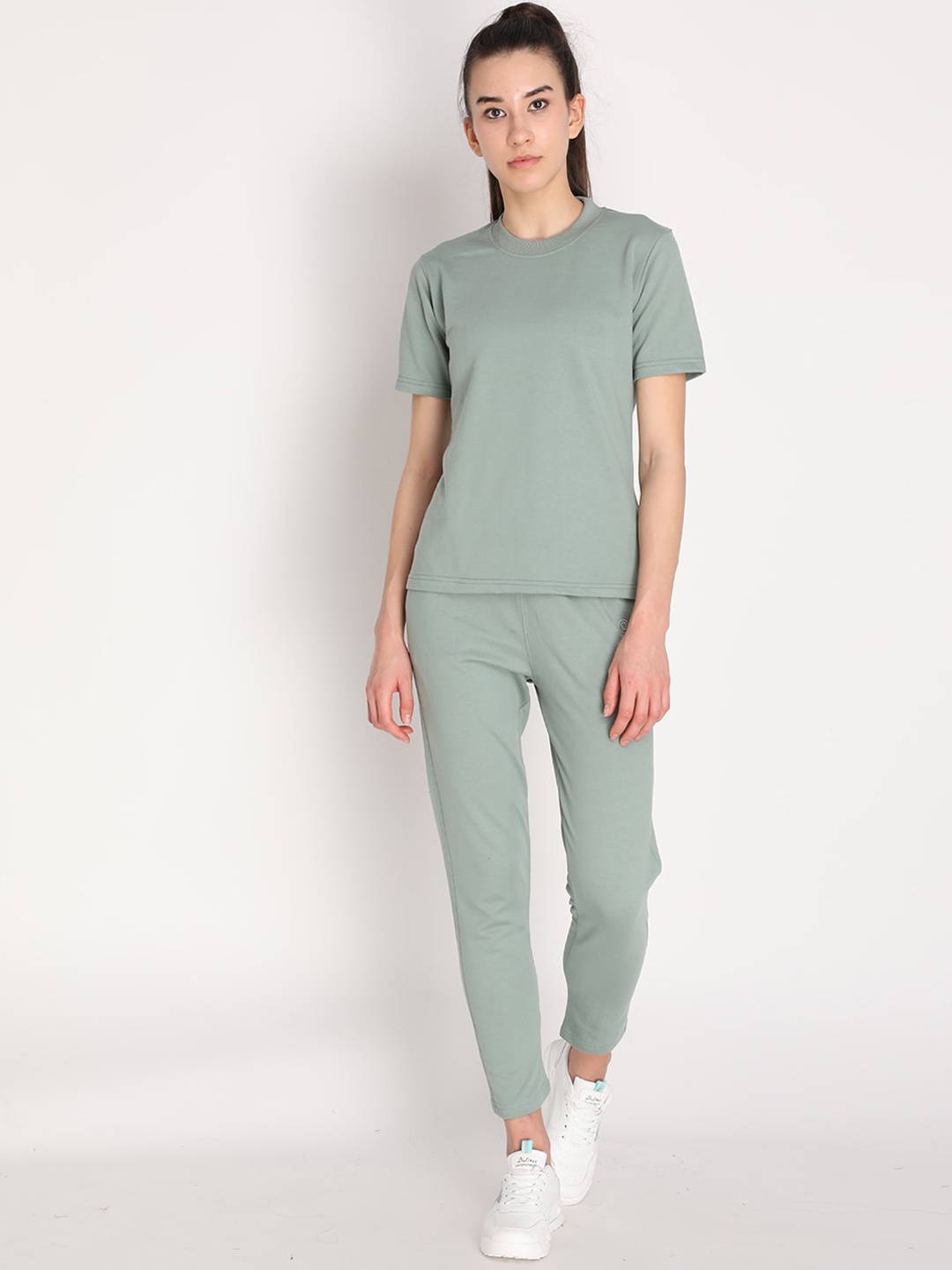 The Roadster Lifestyle Co. Round Neck T-shirt & Trackpants Co-Ords, Green