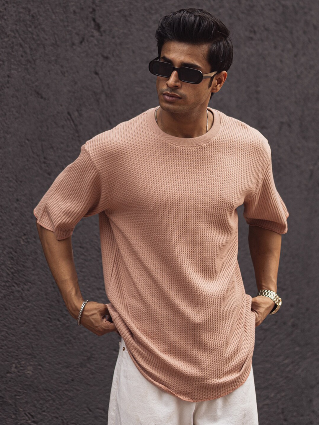 

Powerlook Men Solid Oversized Round Neck T-shirt, Peach