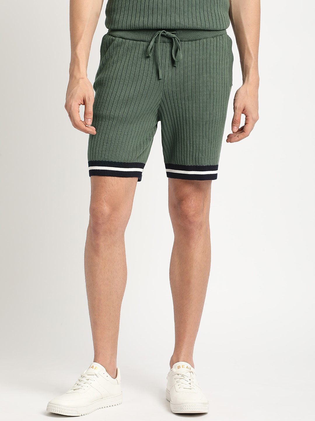 

THE BEAR HOUSE Men Self Designed Regular Fit Pure Cotton Shorts, Green