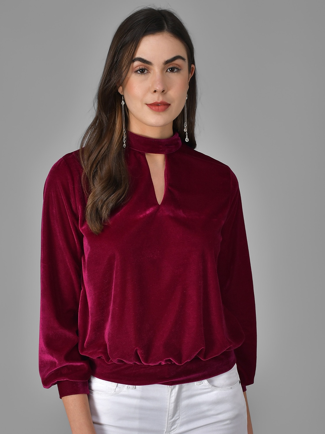 

VAARARO Solid Round Neck Velvet Top, Rose