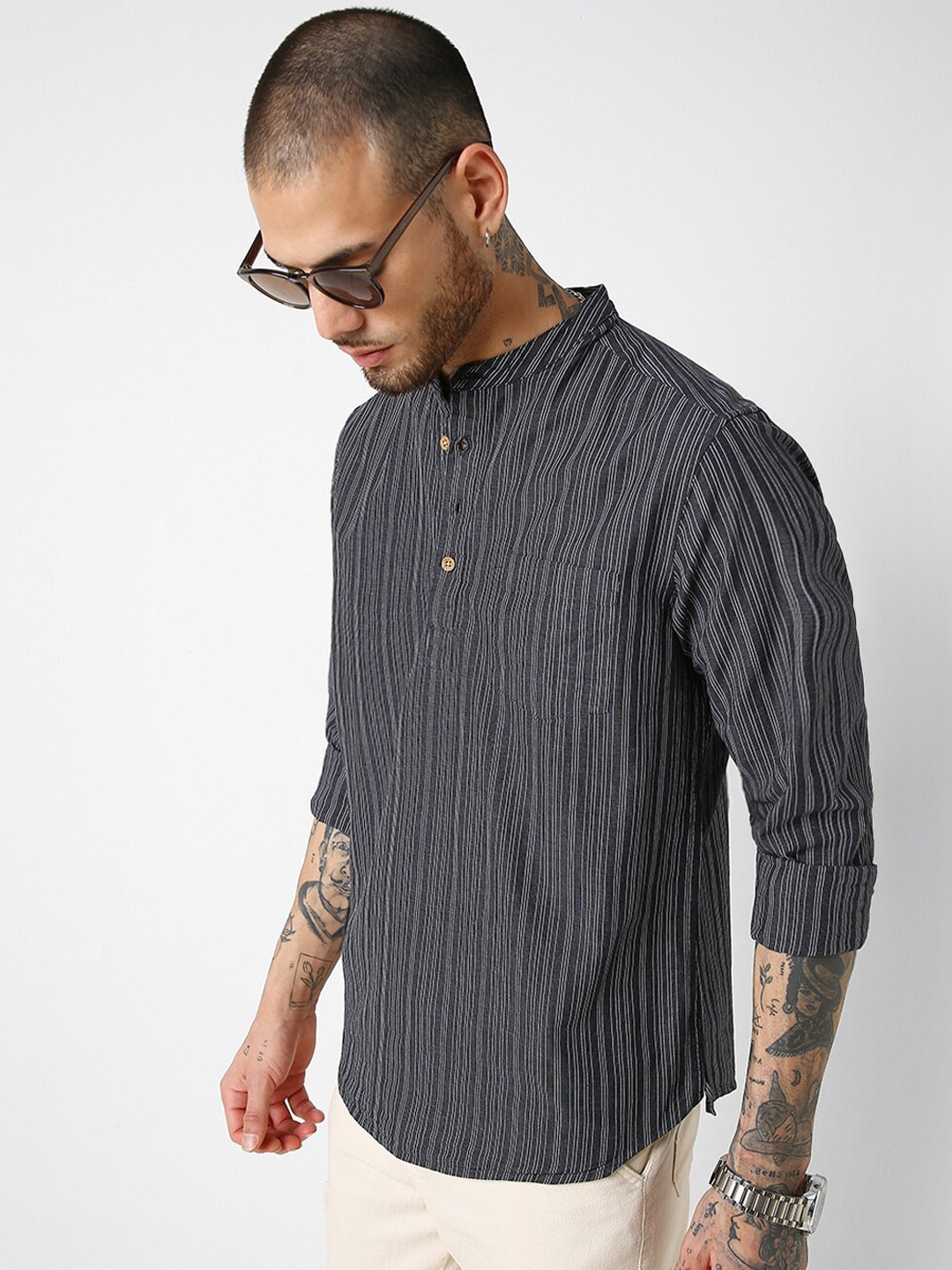 

VASTRADO Striped Mandarin Collar Long Sleeves Pure Cotton Straight Kurta, Black
