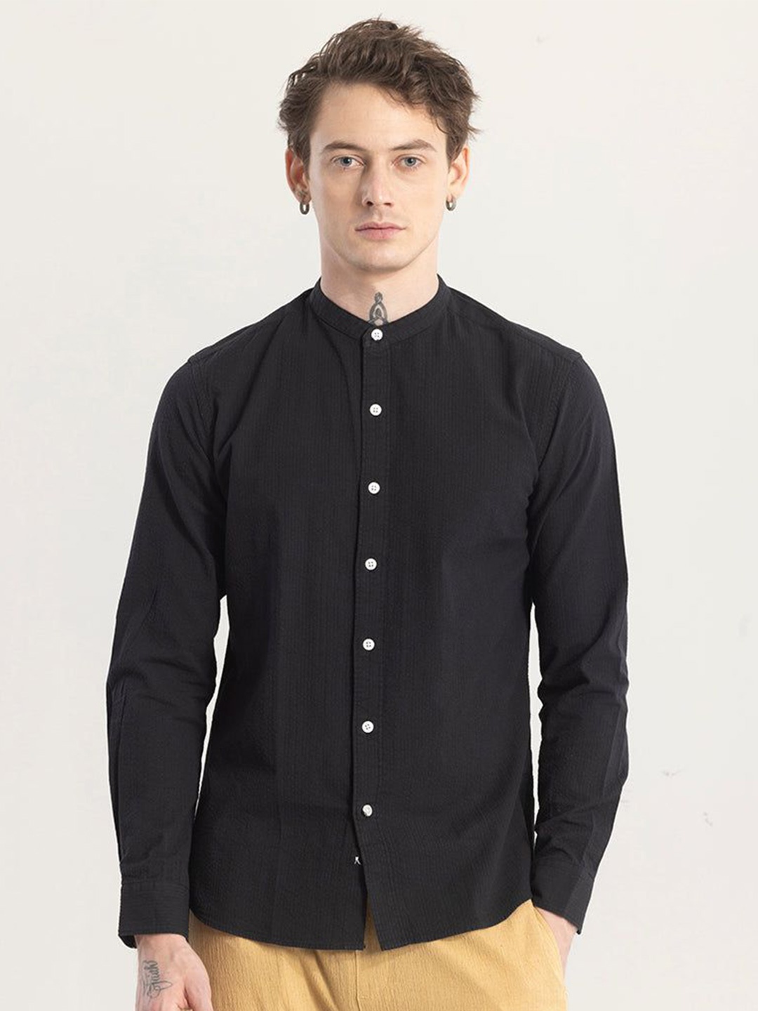 

Snitch Black Classic Slim Fit Mandarin Collar Long Sleeves Cotton Casual Shirt