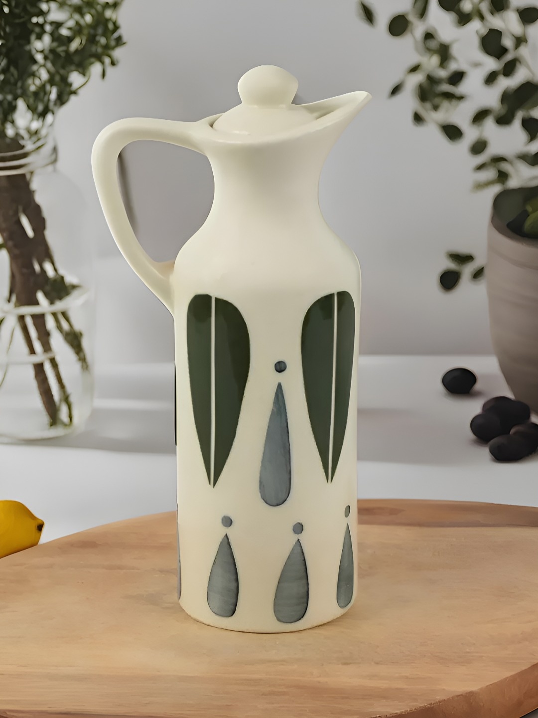 

Kaolinite Off White & Black Ceramic Oil Dispenser 500 ml