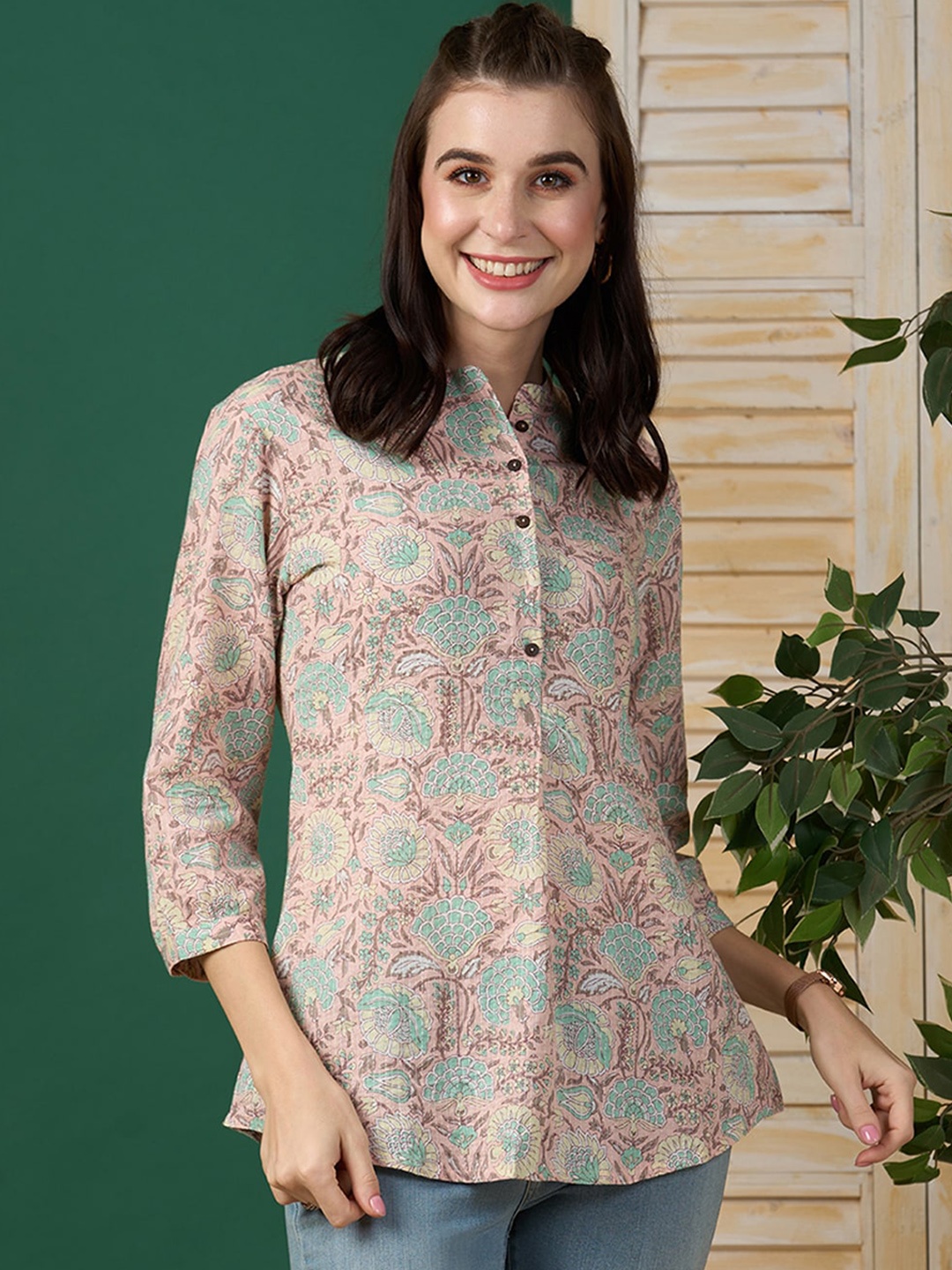 

ODETTE Women Printed Flared Sleeves Kurta, Peach