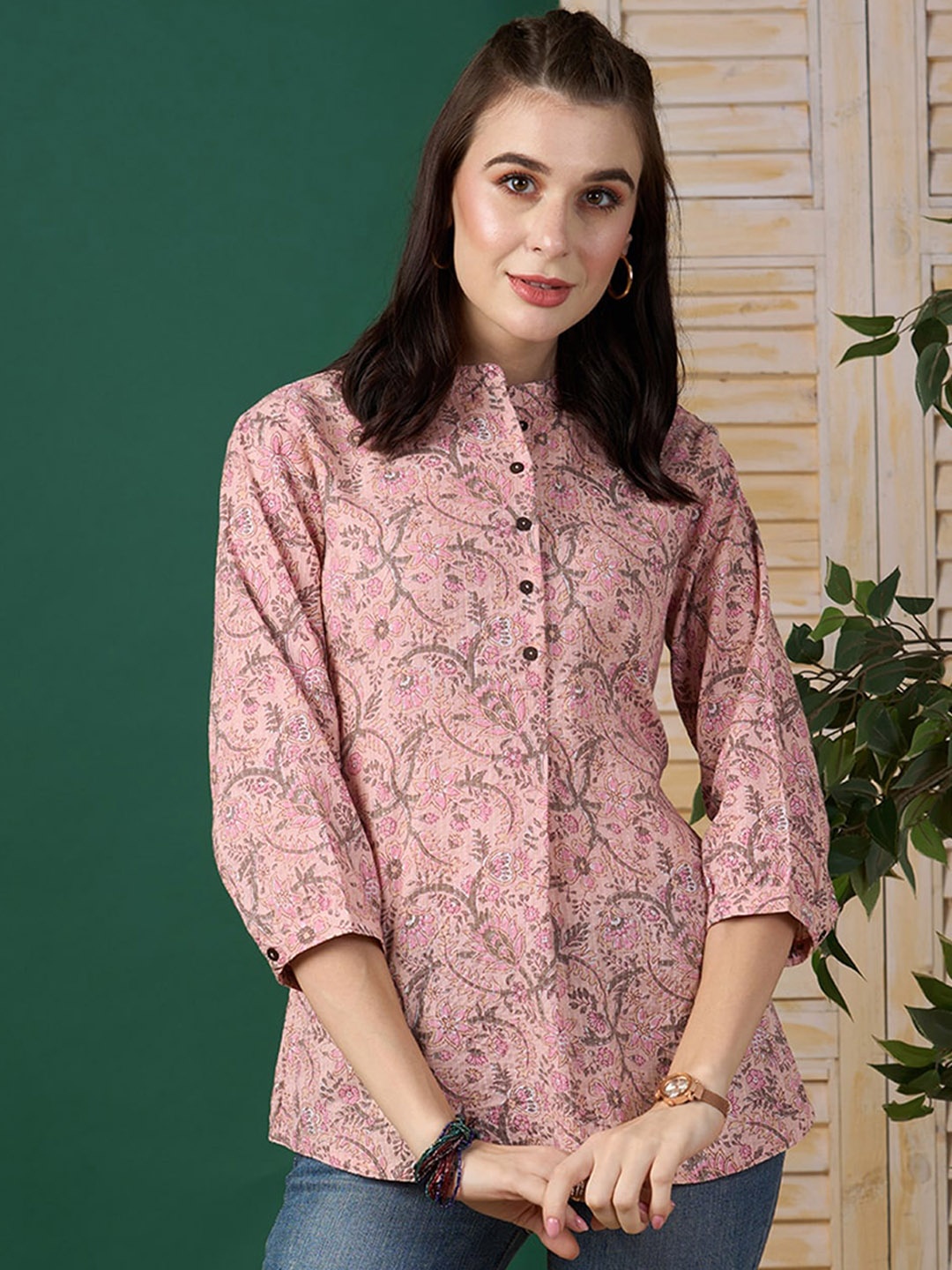 

ODETTE Floral Printed Roll-Up Sleeves Cotton Stitched Short Straight Kurta, Peach