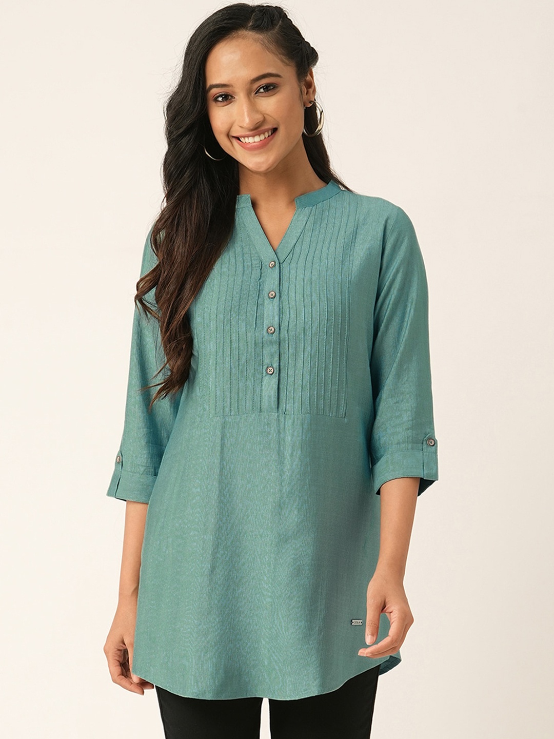 

ODETTE Women Flared Sleeves Thread Work Kurta, Green
