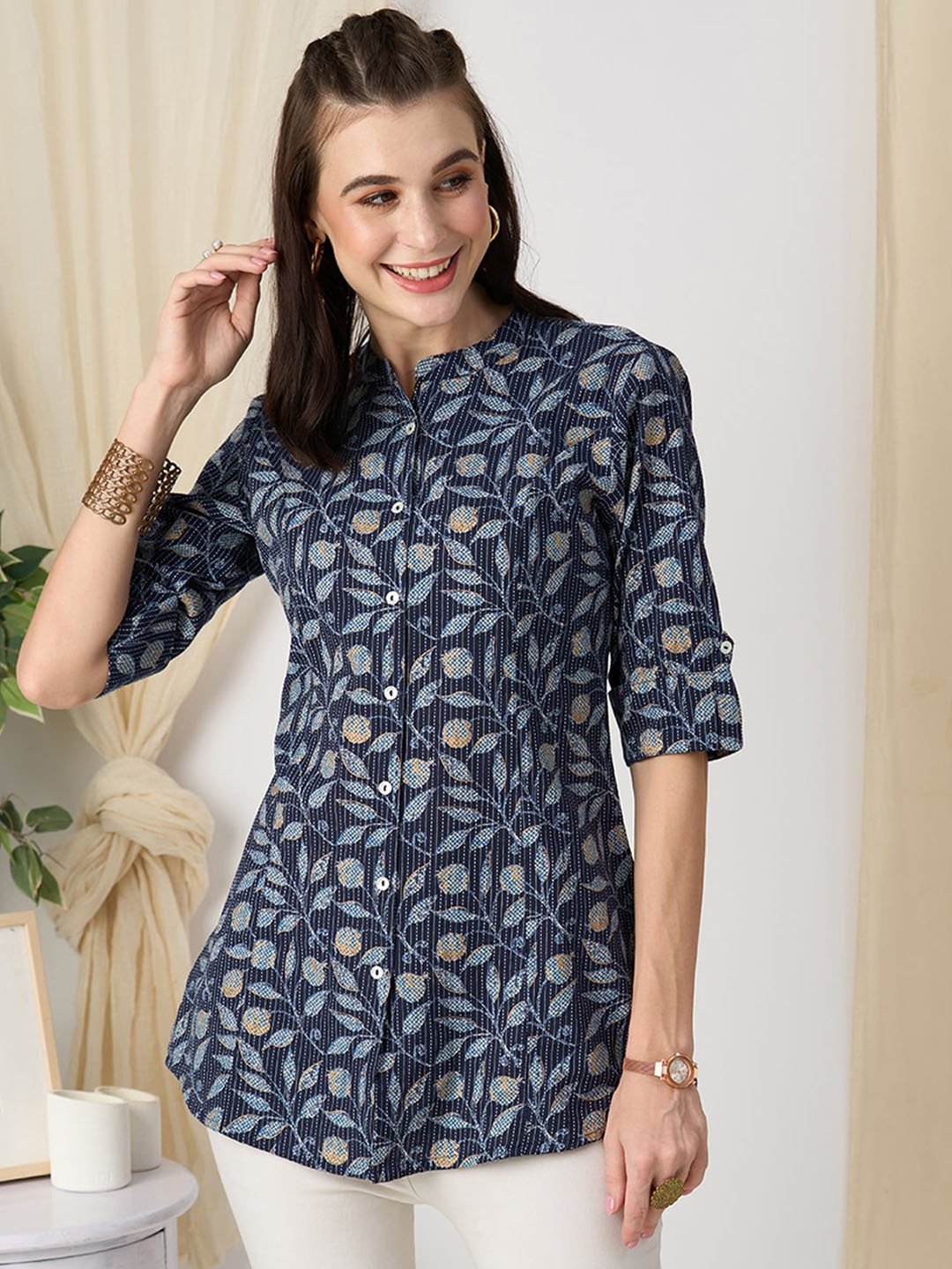 

ODETTE Floral Printed Thread Work Mandarin Collar Roll-Up Sleeves Pathani Kurta, Navy blue