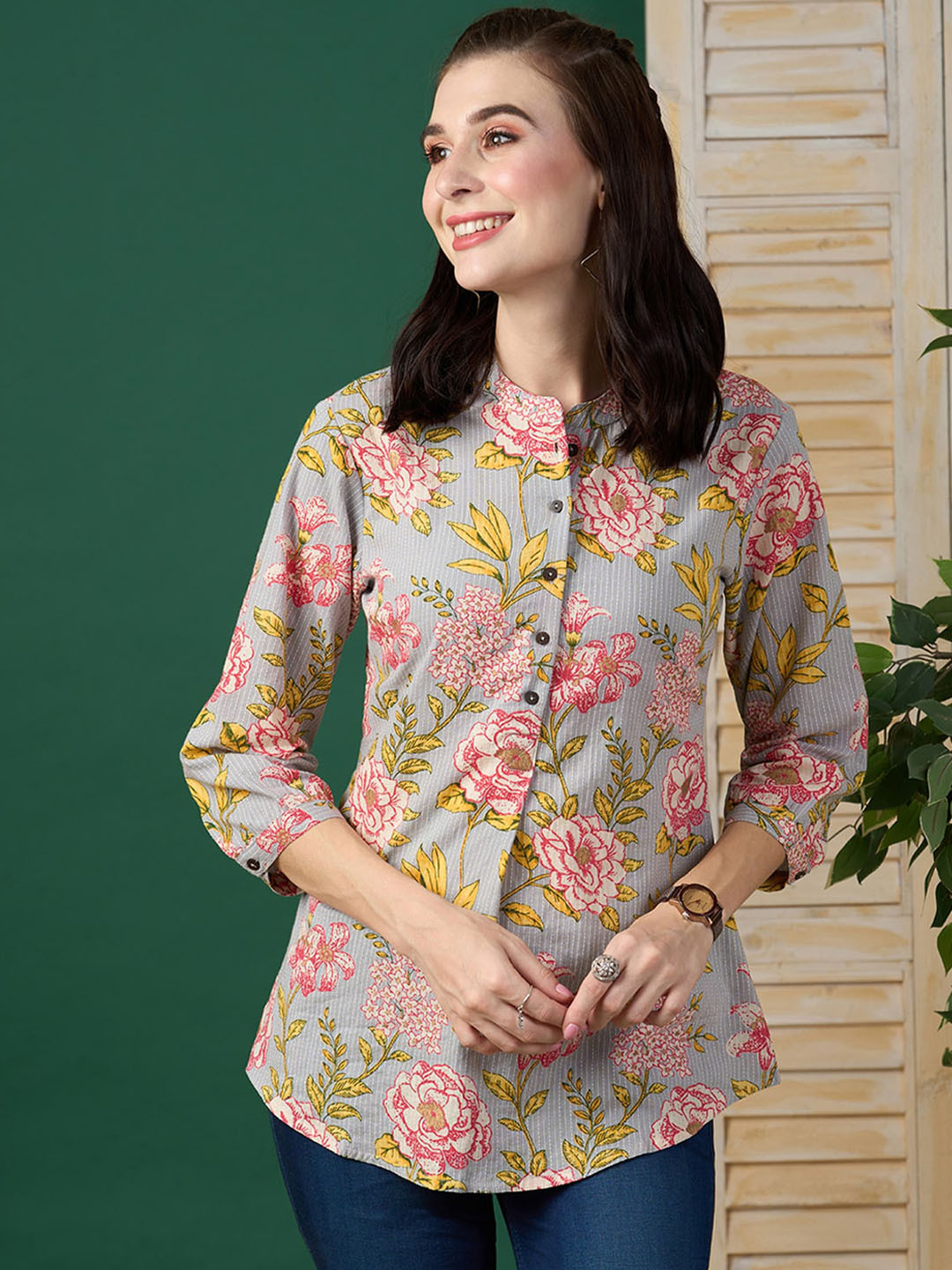 

ODETTE Floral Printed Cotton Stitched Short Kurta, Grey