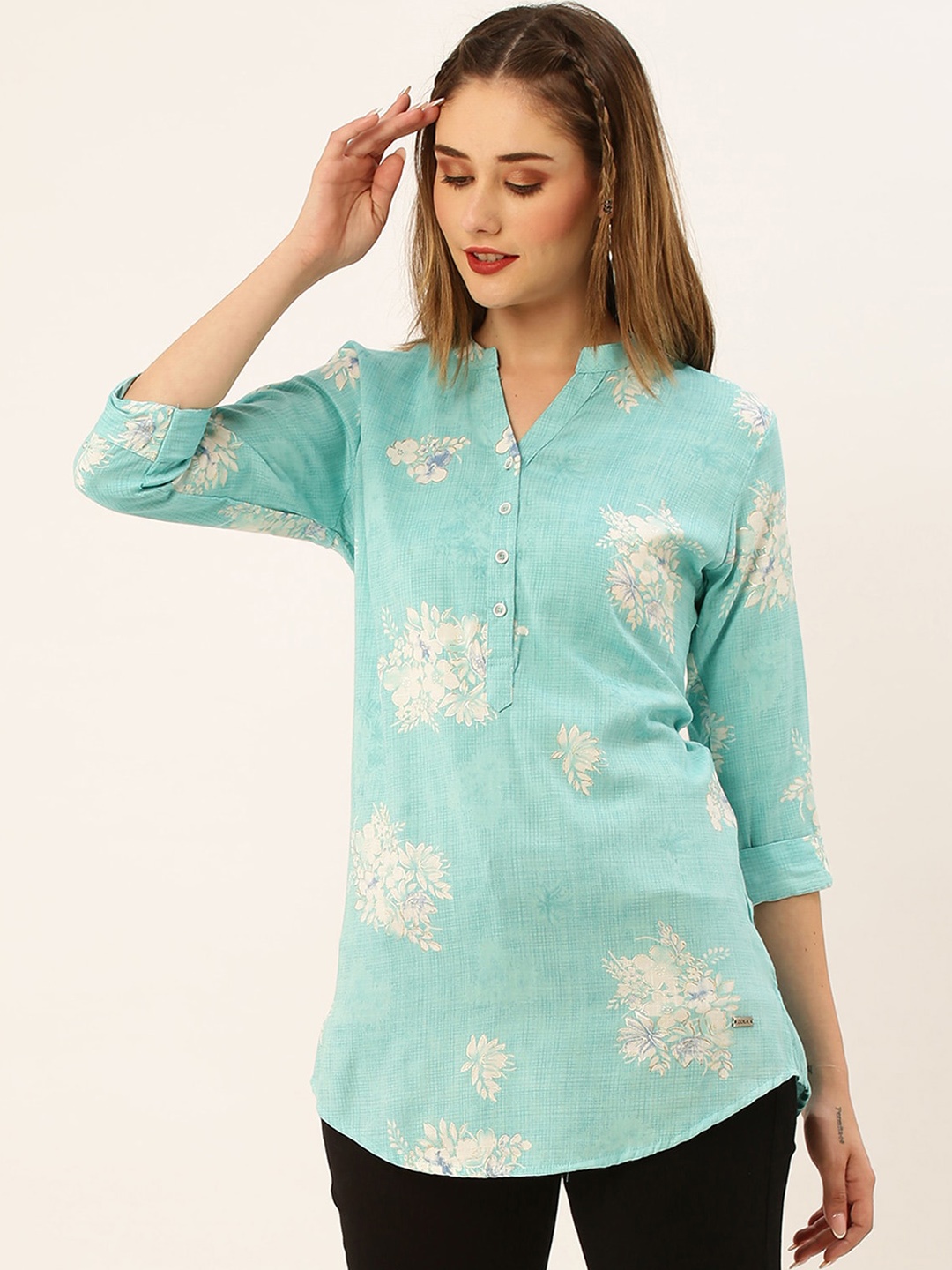 ODETTE Women Floral Thread Work Kurta, Blue