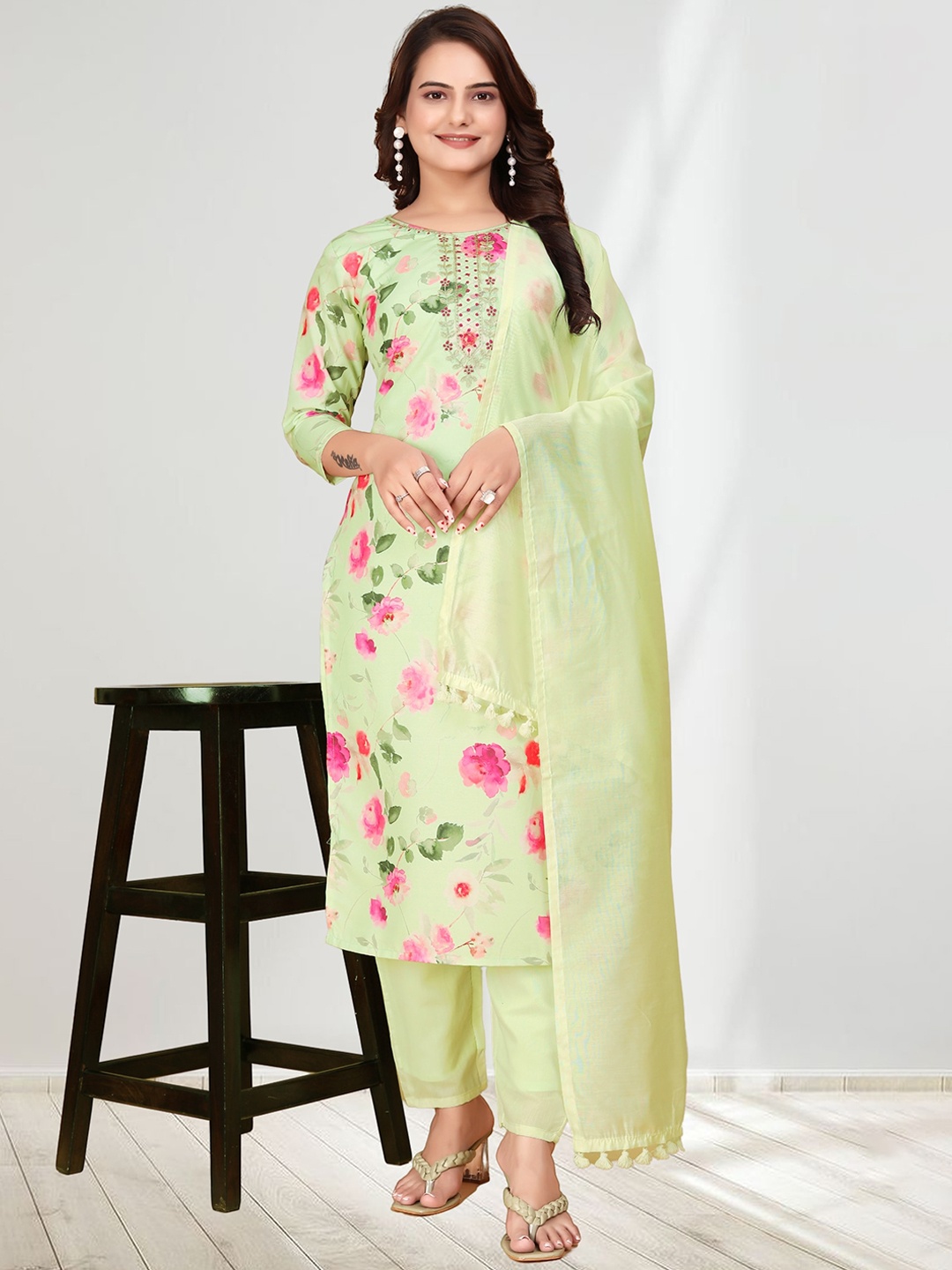 

Anouk Green Floral Embroidered Thread Work Kurta with Trousers & Dupatta