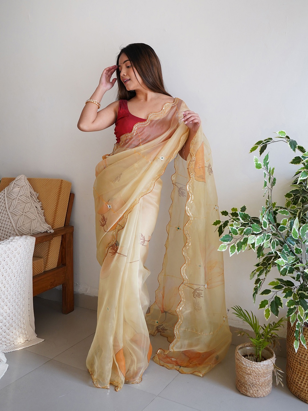 

Vastrasky Global Floral Beads and Stones Organza Saree, Yellow