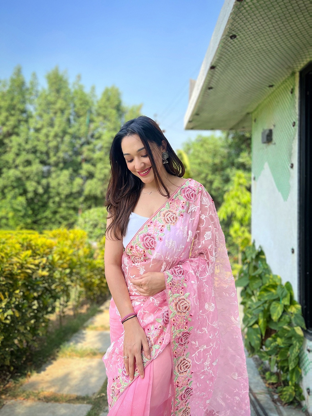 

Vastrasky Global Ethnic Motifs Embroidered Organza Saree, Peach