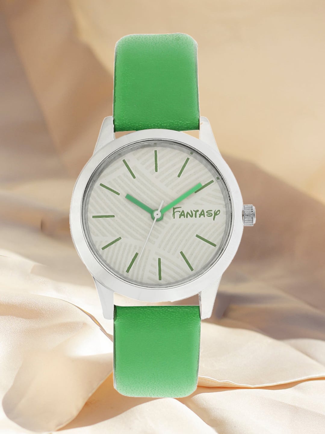 

Fantasy World Kids Dial & Leather Straps Analogue Watch FW24-009-SL-GR, White