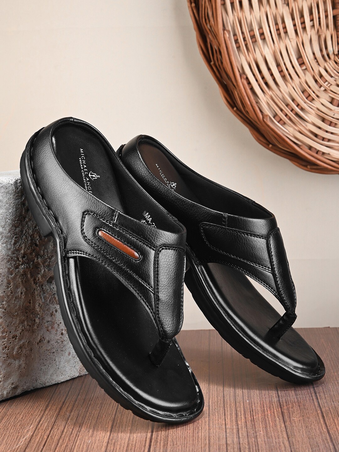 

MICHAEL ANGELO Men Textured Thong Flip-Flops, Black
