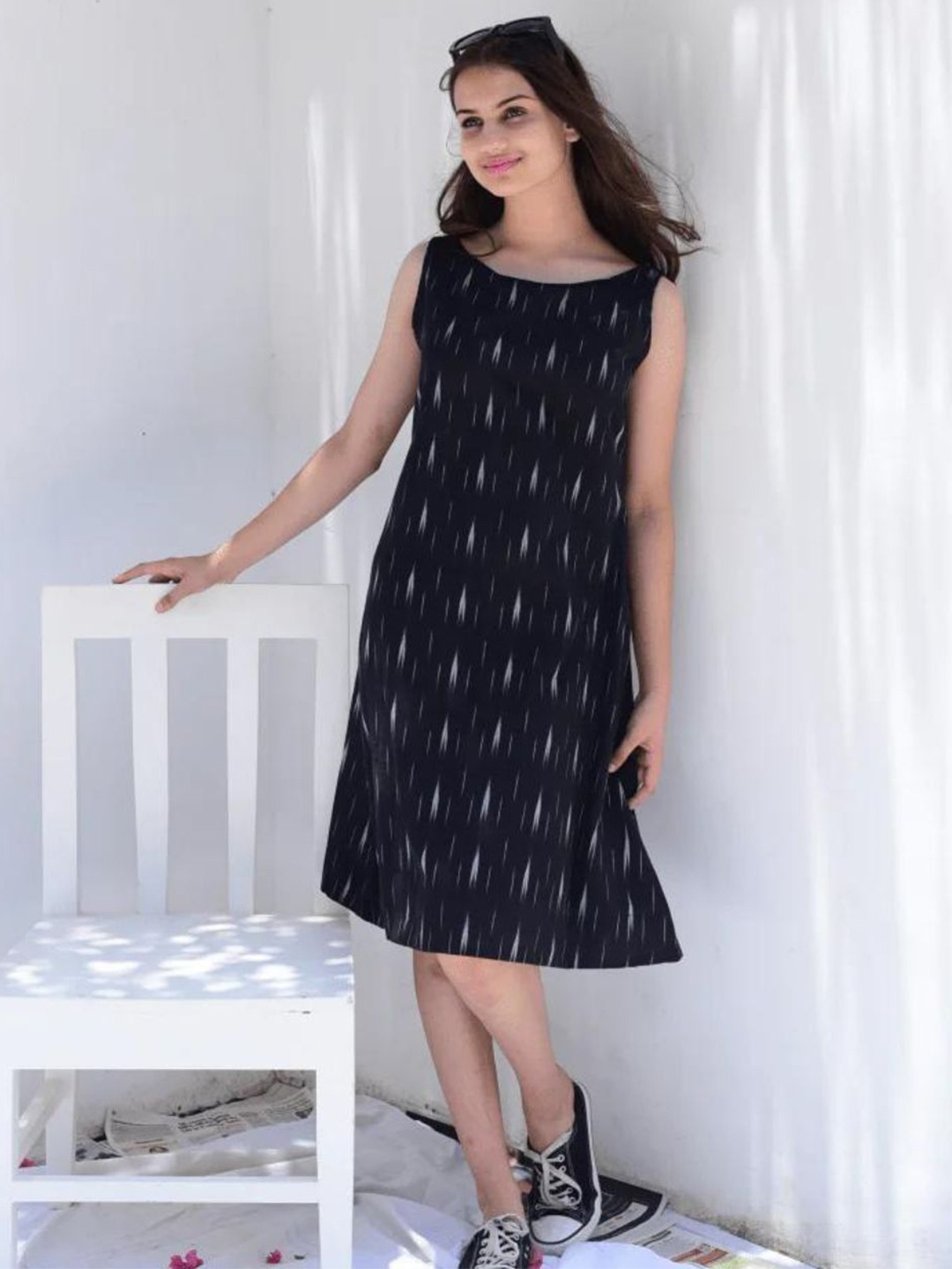 

Mera Rang Printed Round Neck Sleeveless A-Line Cotton Dress, Black