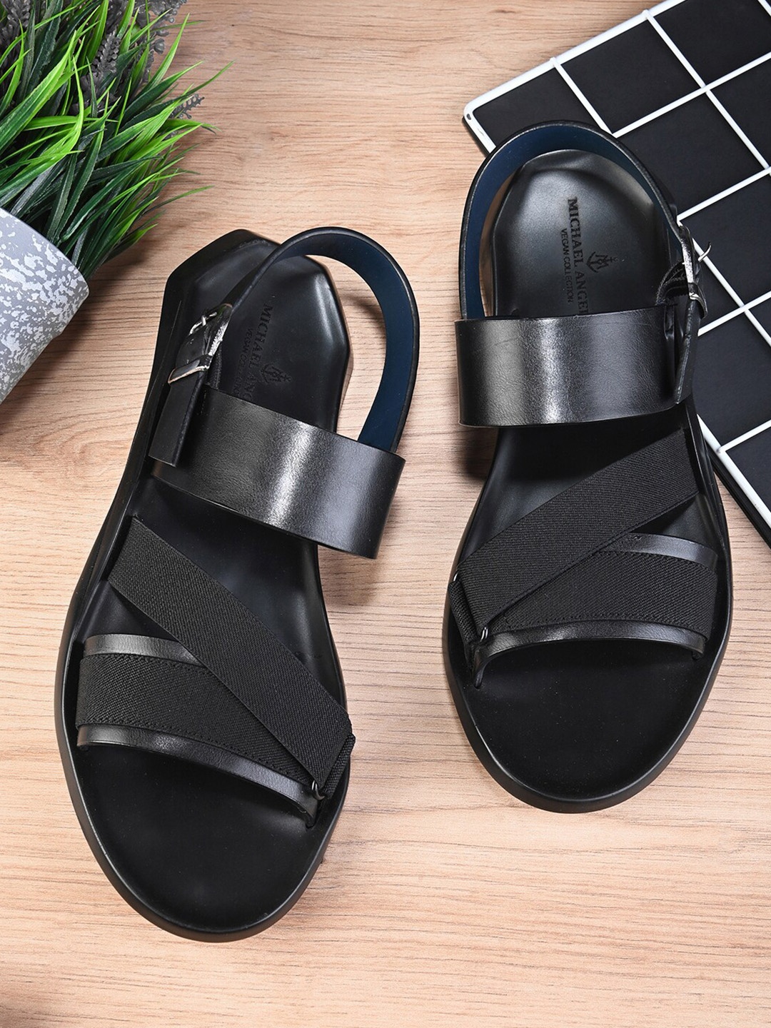 

MICHAEL ANGELO Men Comfort Sandals, Black