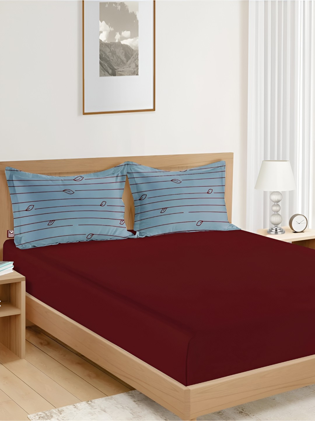 

THE WOOD WHITE Maroon & Blue 250 TC Queen Bedsheet with 2 Pillow Covers