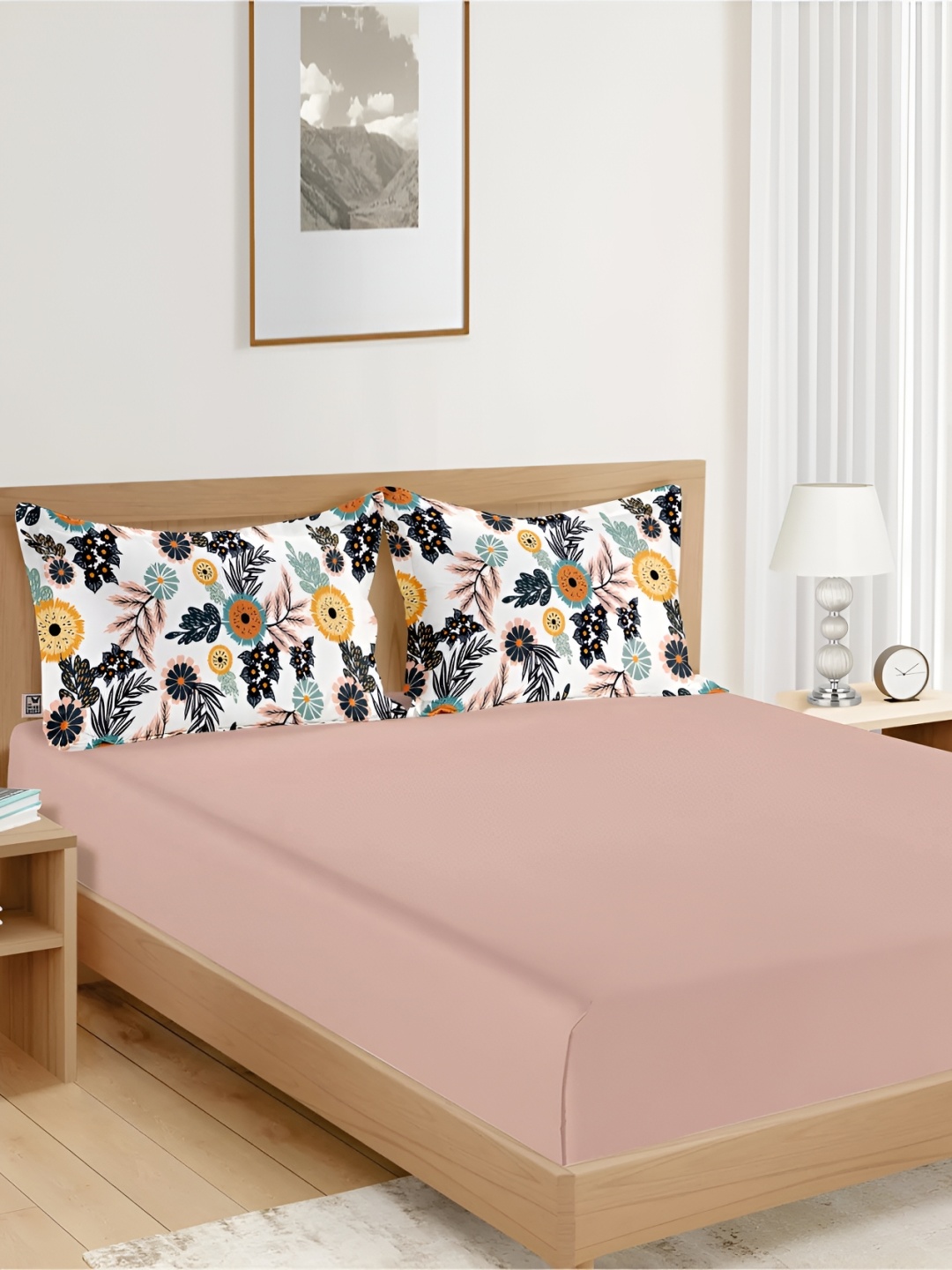 

THE WOOD WHITE Peach-Coloured & White 250 TC Queen Bedsheet with 2 Pillow Covers
