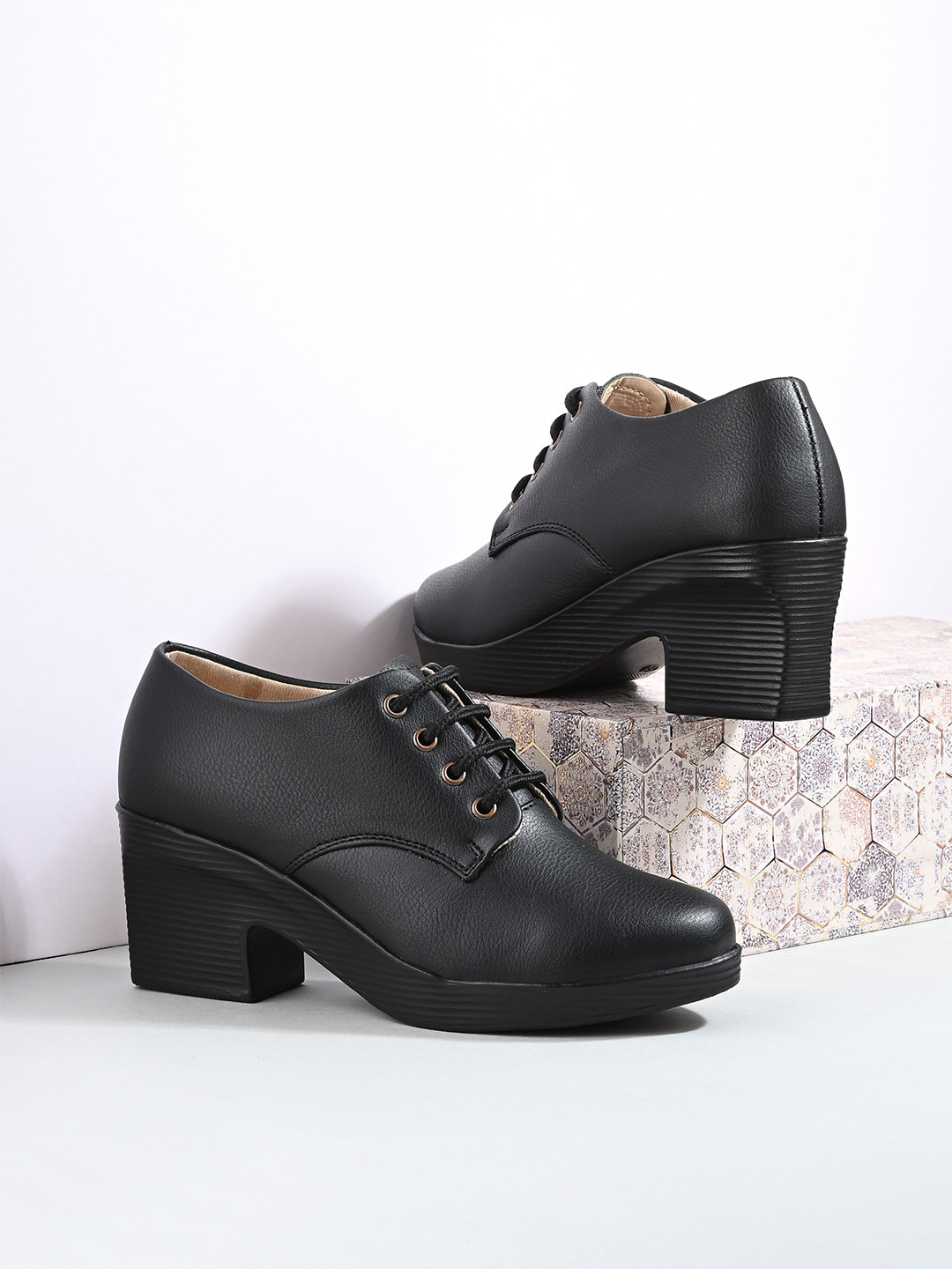 

KARADDI Women Round Toe Block Heeled Boots, Black
