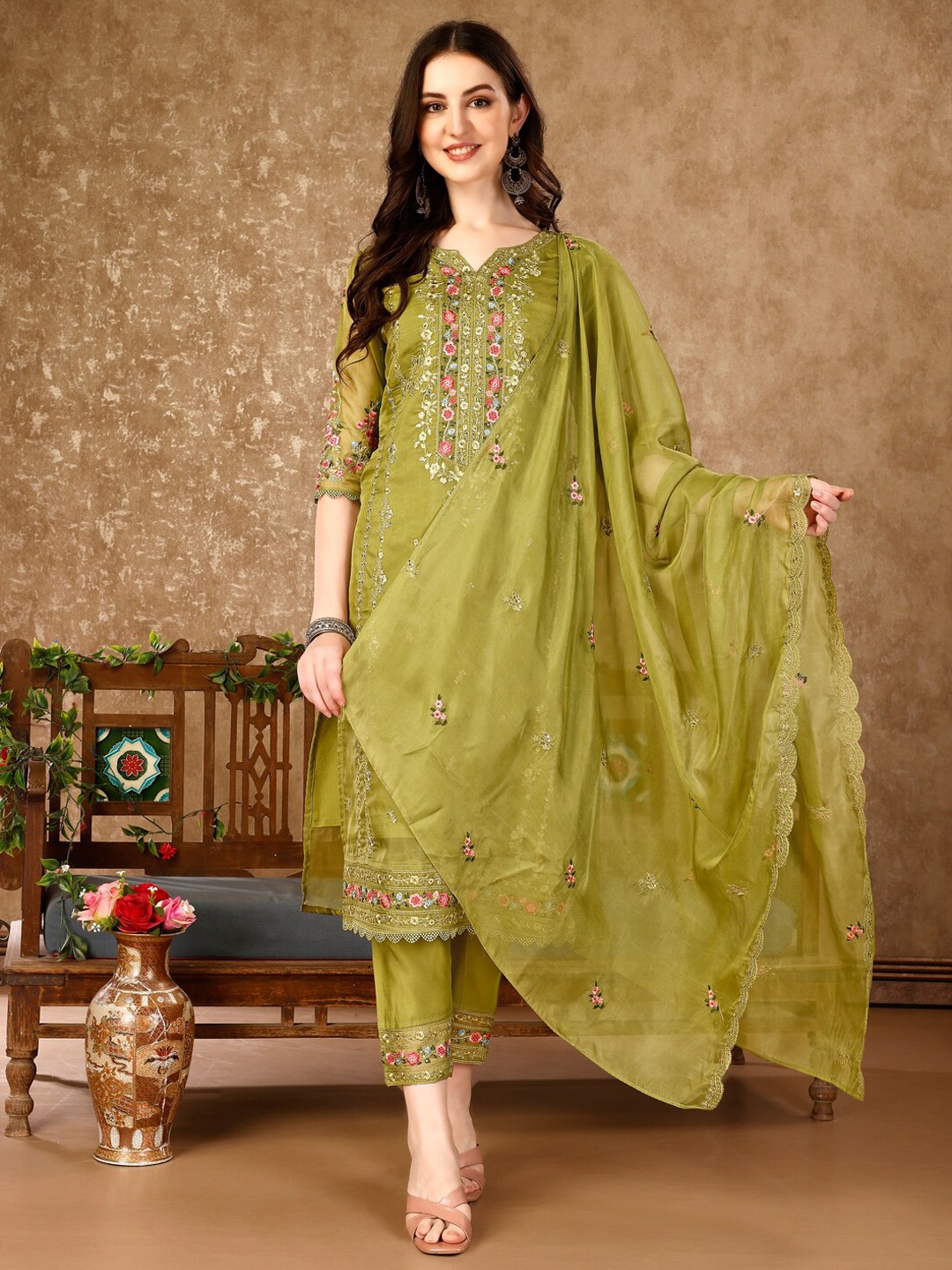 

KALINI Floral Embroidered Regular Thread Work Kurta with Trouser & Dupatta, Green