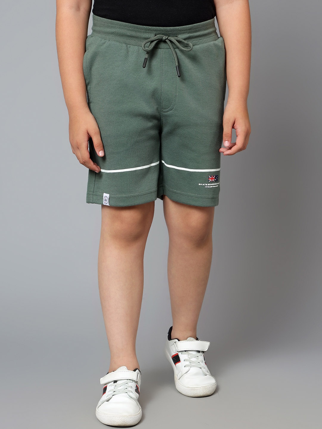 

Cantabil Boys Mid-Rise Shorts, Green