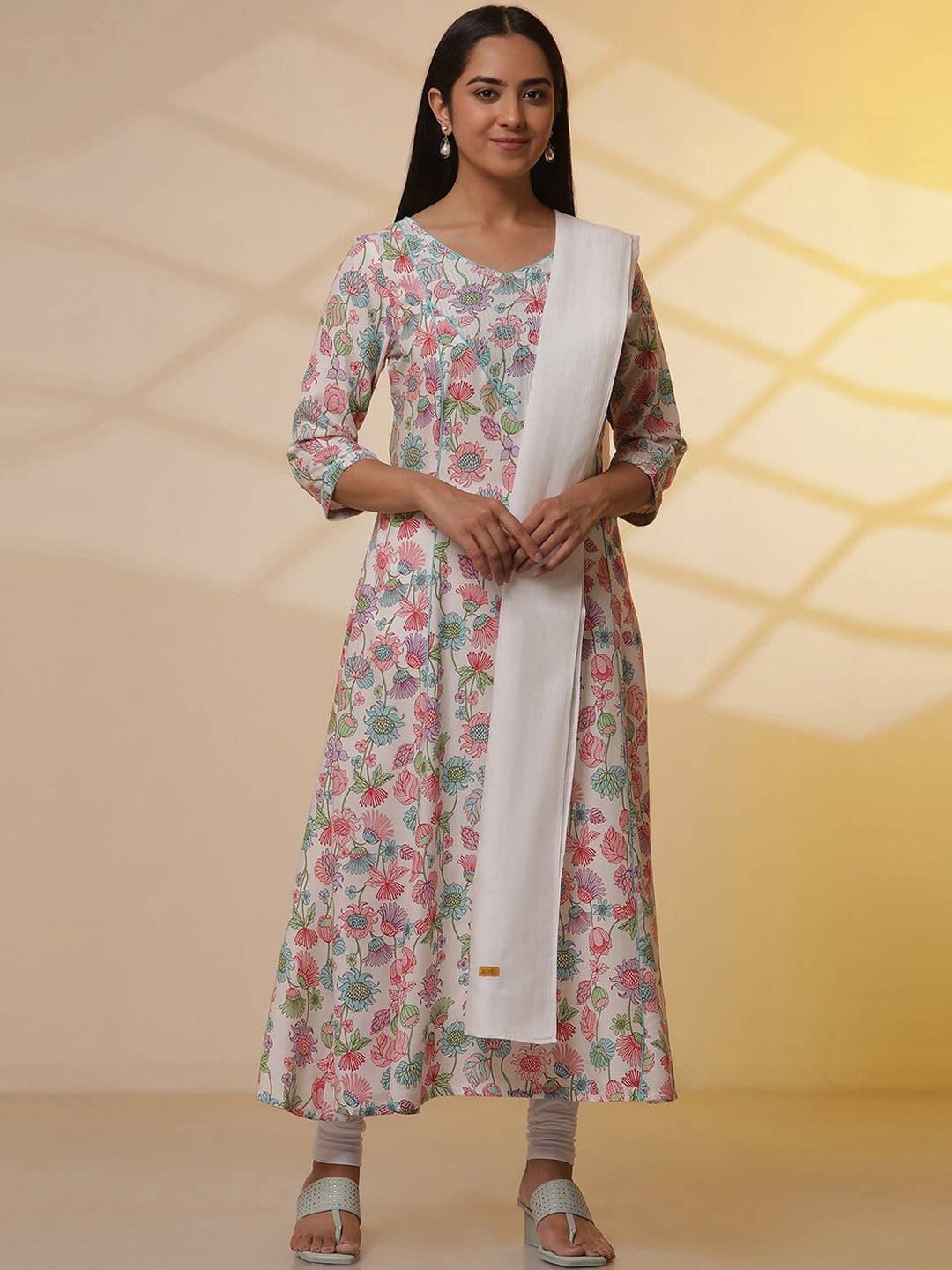 

AURELIA Floral Printed Flared A-Line Kurta With Leggings & Dupatta, Off white