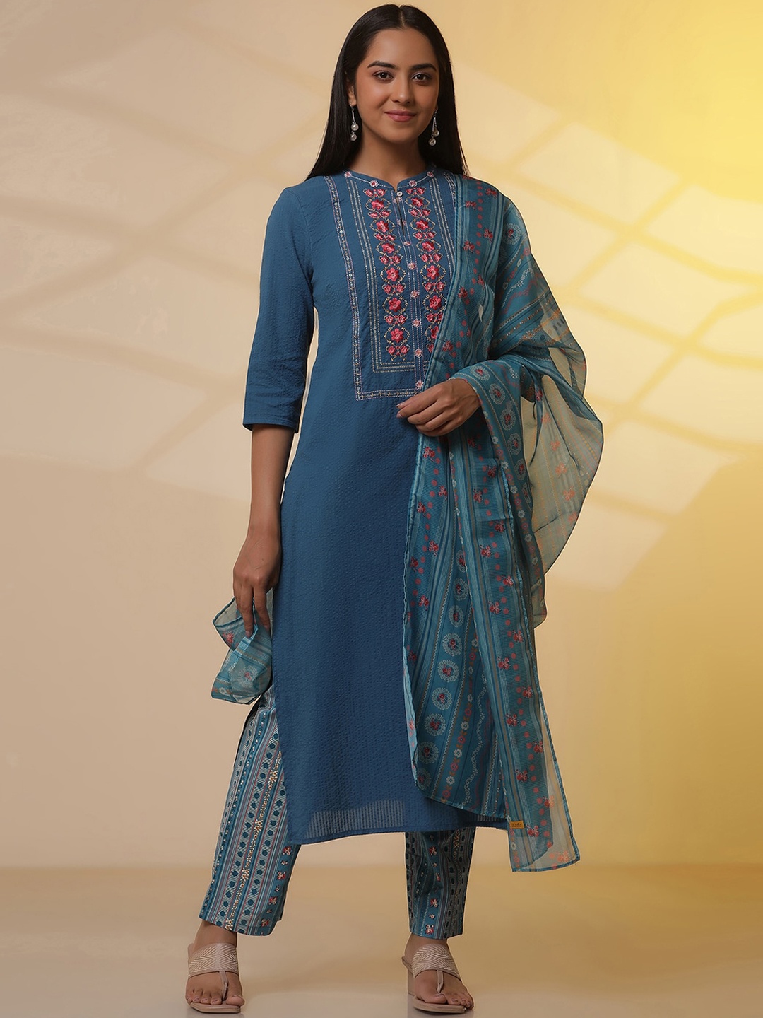 

AURELIA Floral Embroidered Mandarin Collar Thread Work Kurta with Trousers & Dupatta, Blue