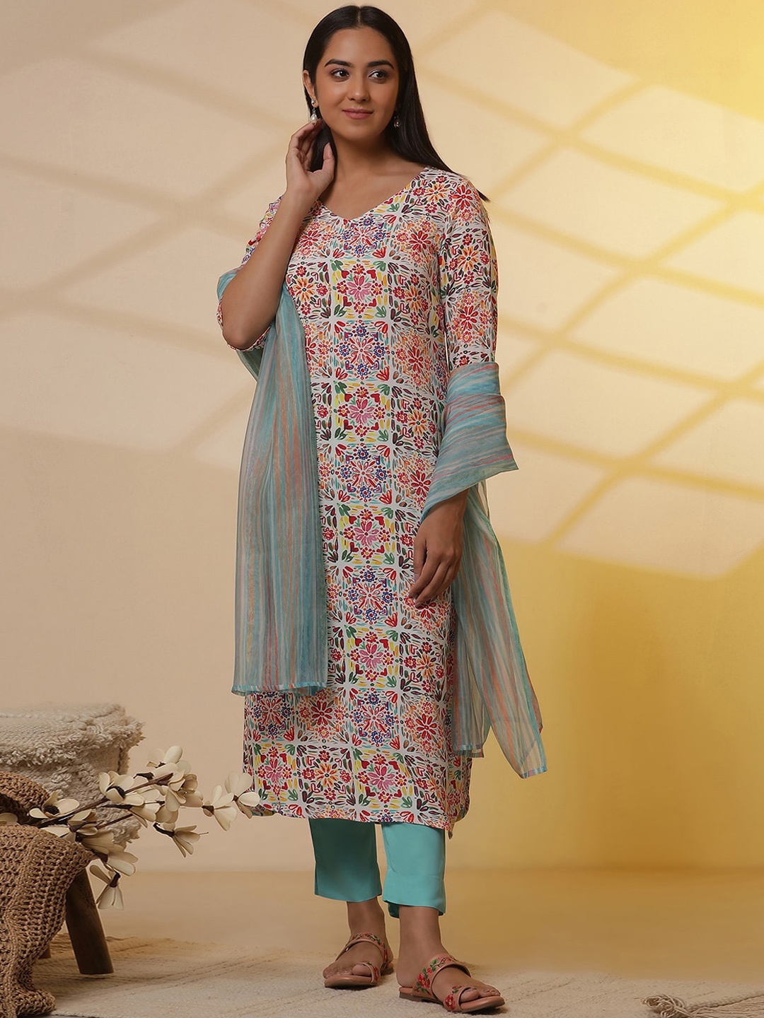 

AURELIA Floral Printed V-Neck Regular Straight Kurta With Trousers & Dupatta, Red