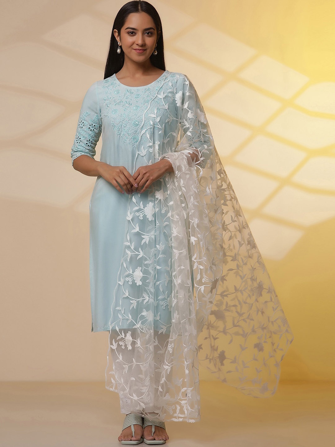 

AURELIA Floral Embroidered Straight Thread Work Kurta With Trousers & Dupatta, Blue