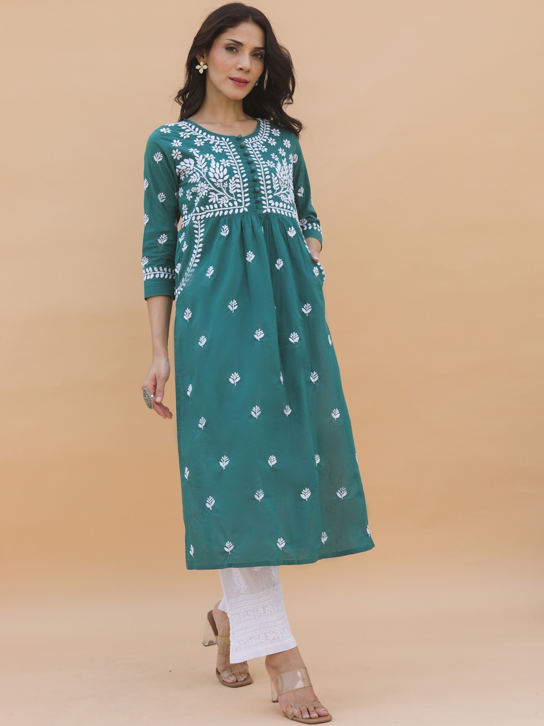 

HOUSE OF KARI Floral Embroidered Straight Kurta, Green