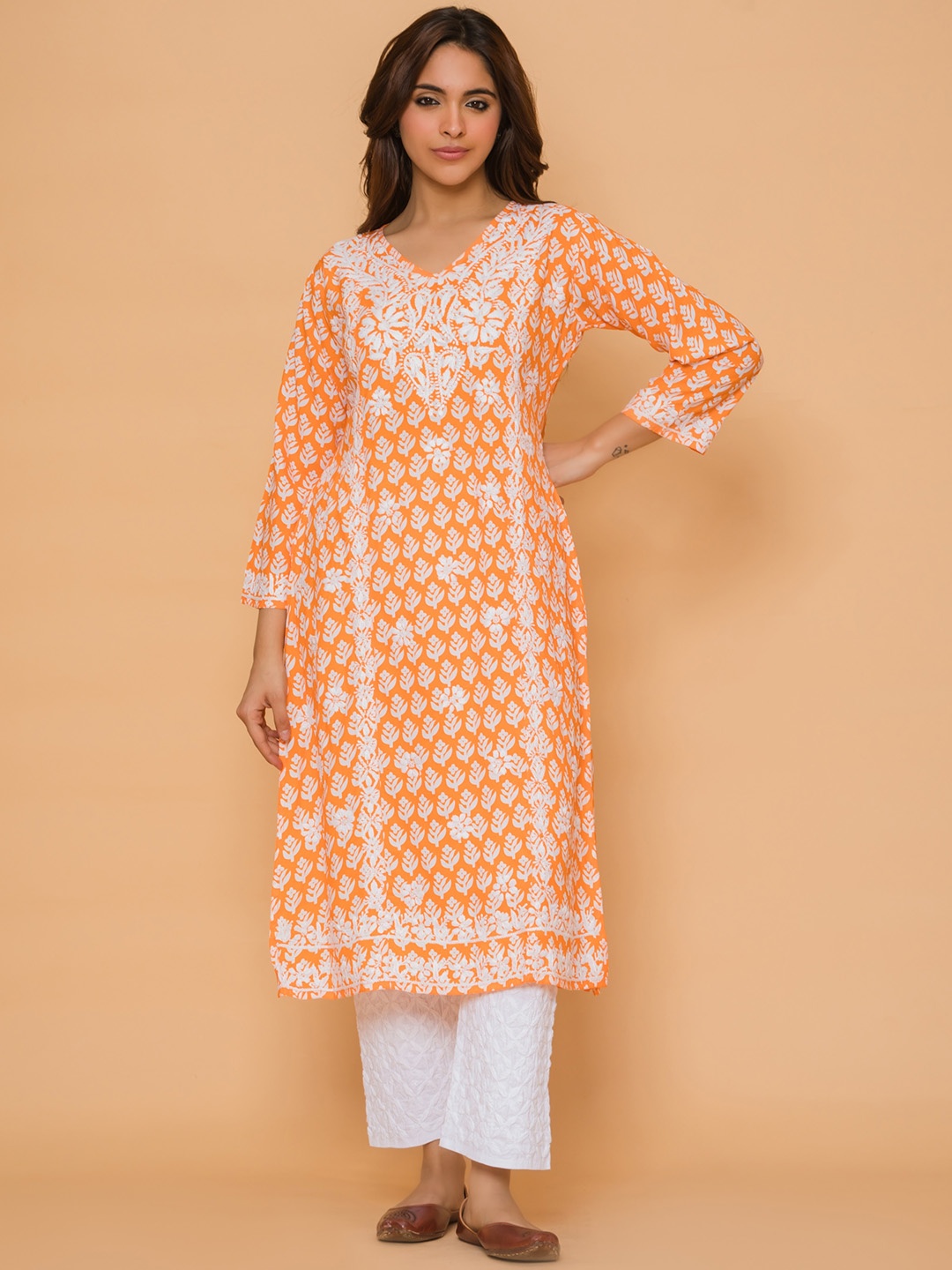 

HOUSE OF KARI Geometric Printed V-Neck Straight Kurta, Orange