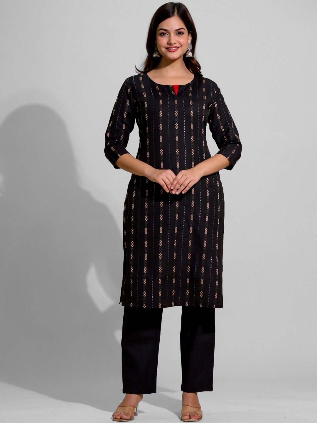 

AARYAHI Ethnic Motifs Printed Regular Pure Cotton Straight Kurta With Pant Set, Black
