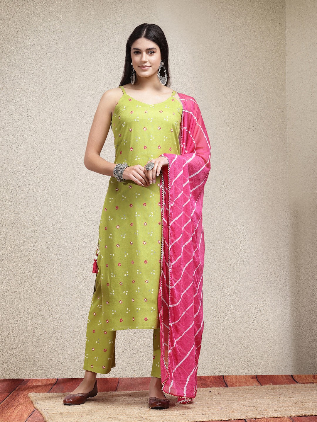 

Stylum Bandhani Printed Sleeveless Shoulder Straps Kurta with Trousers & With Dupatta, Green