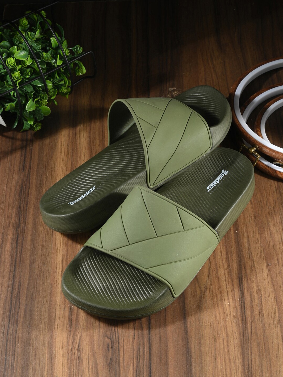 

The Roadster Lifestyle Co. Men Olive Green Textured Rubber Sliders